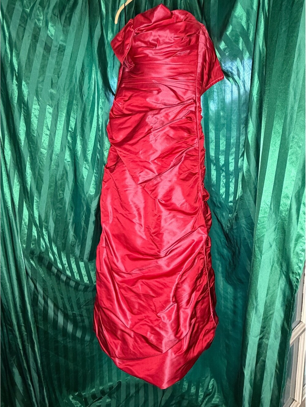 Catherine Regehr Red Silk Ruched Bodice Cocktail Dress Size Small Made in Canada